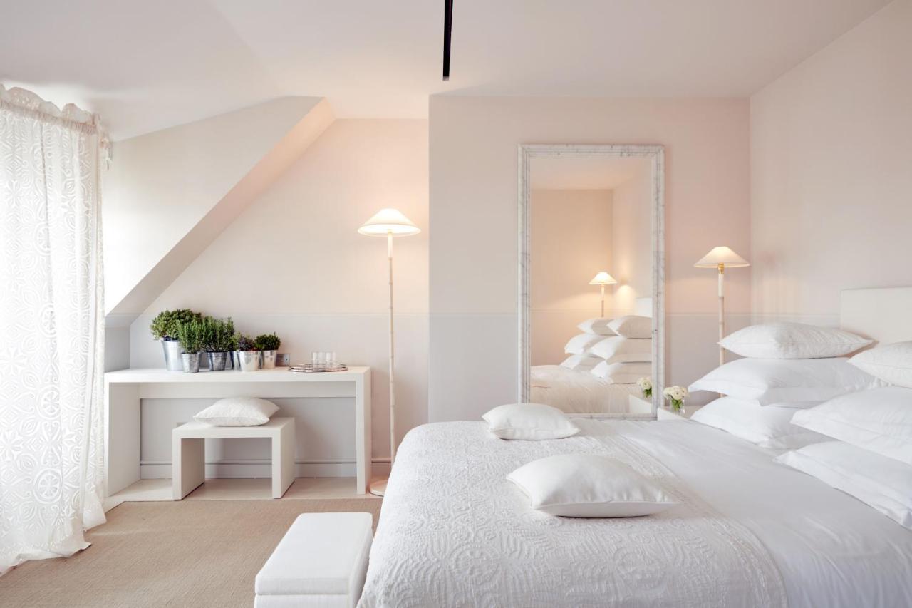 Monsieur George Hotel & Spa - Champs-Elysees باريس المظهر الخارجي الصورة A bedroom in the Hotel de l'Europe