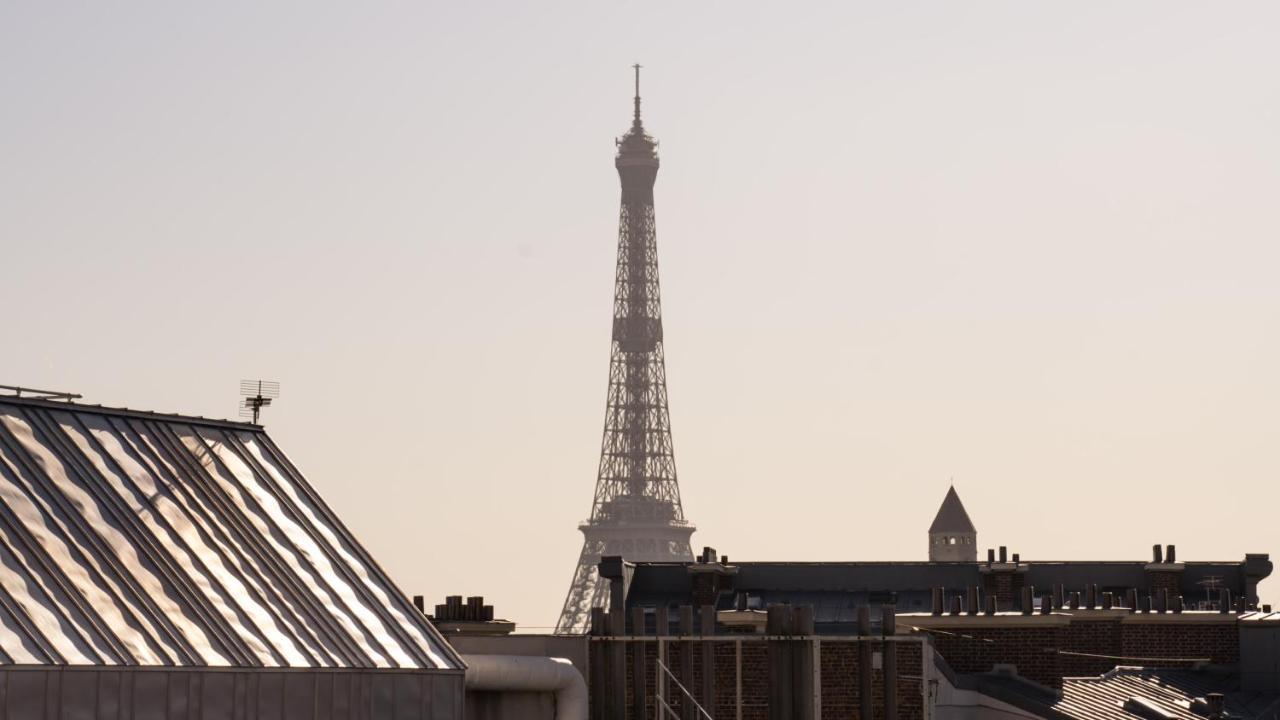 Monsieur George Hotel & Spa - Champs-Elysees باريس المظهر الخارجي الصورة The tower in 2006