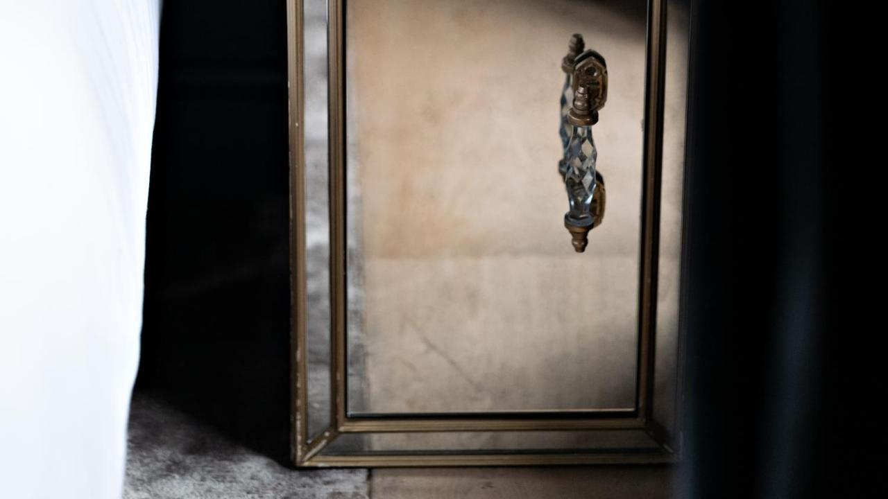Monsieur George Hotel & Spa - Champs-Elysees باريس المظهر الخارجي الصورة A door knocker