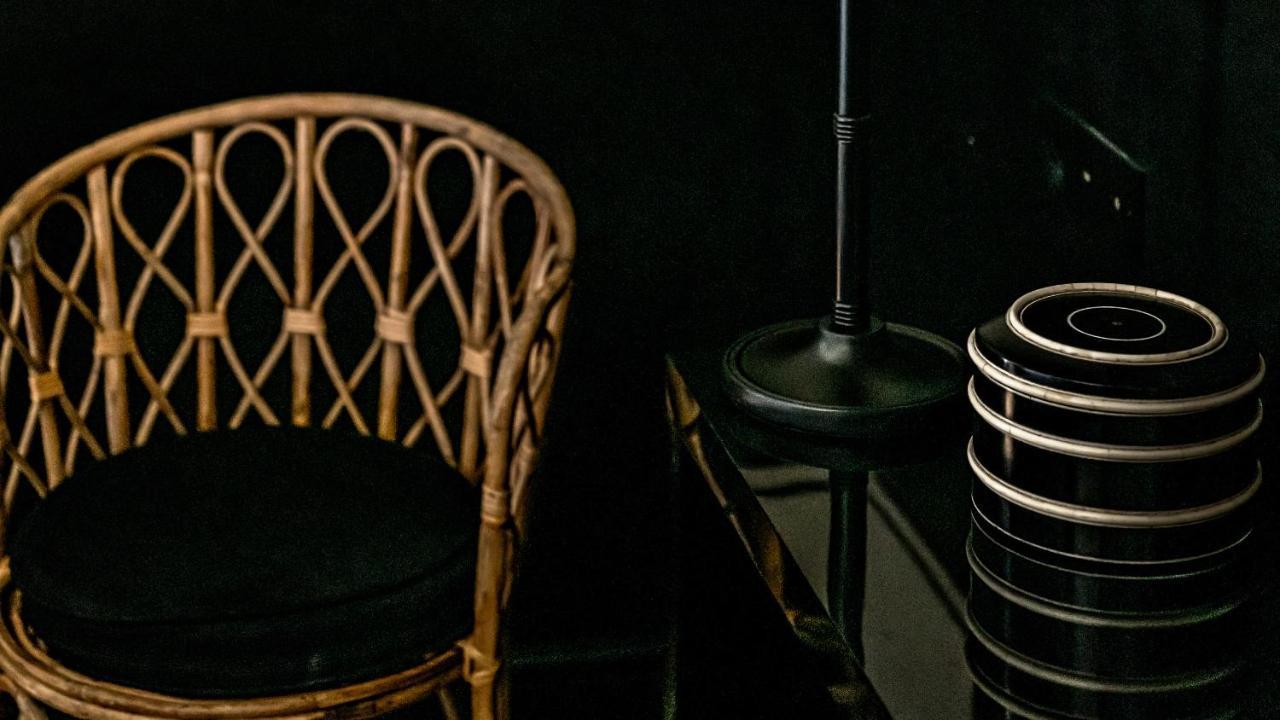 Monsieur George Hotel & Spa - Champs-Elysees باريس المظهر الخارجي الصورة A rattan chair